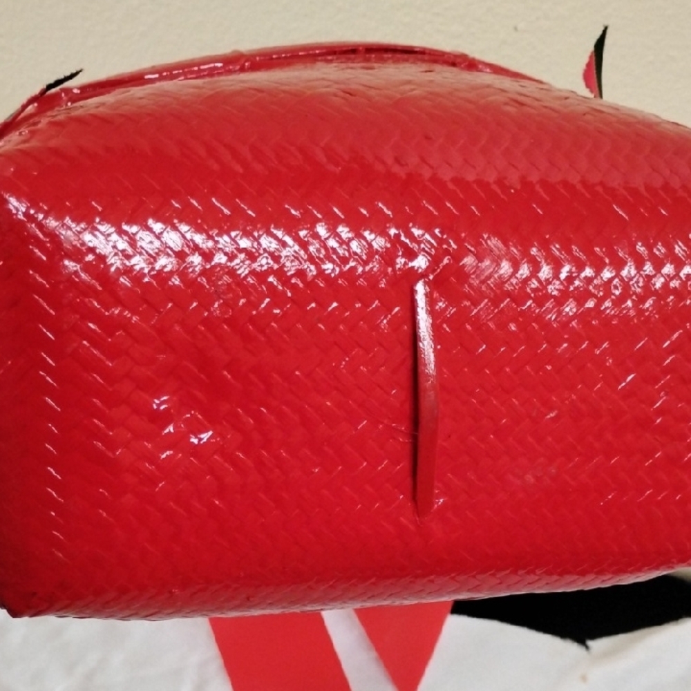 D- NWOT Elegant Red Woven Basket - Picture 8 of 9